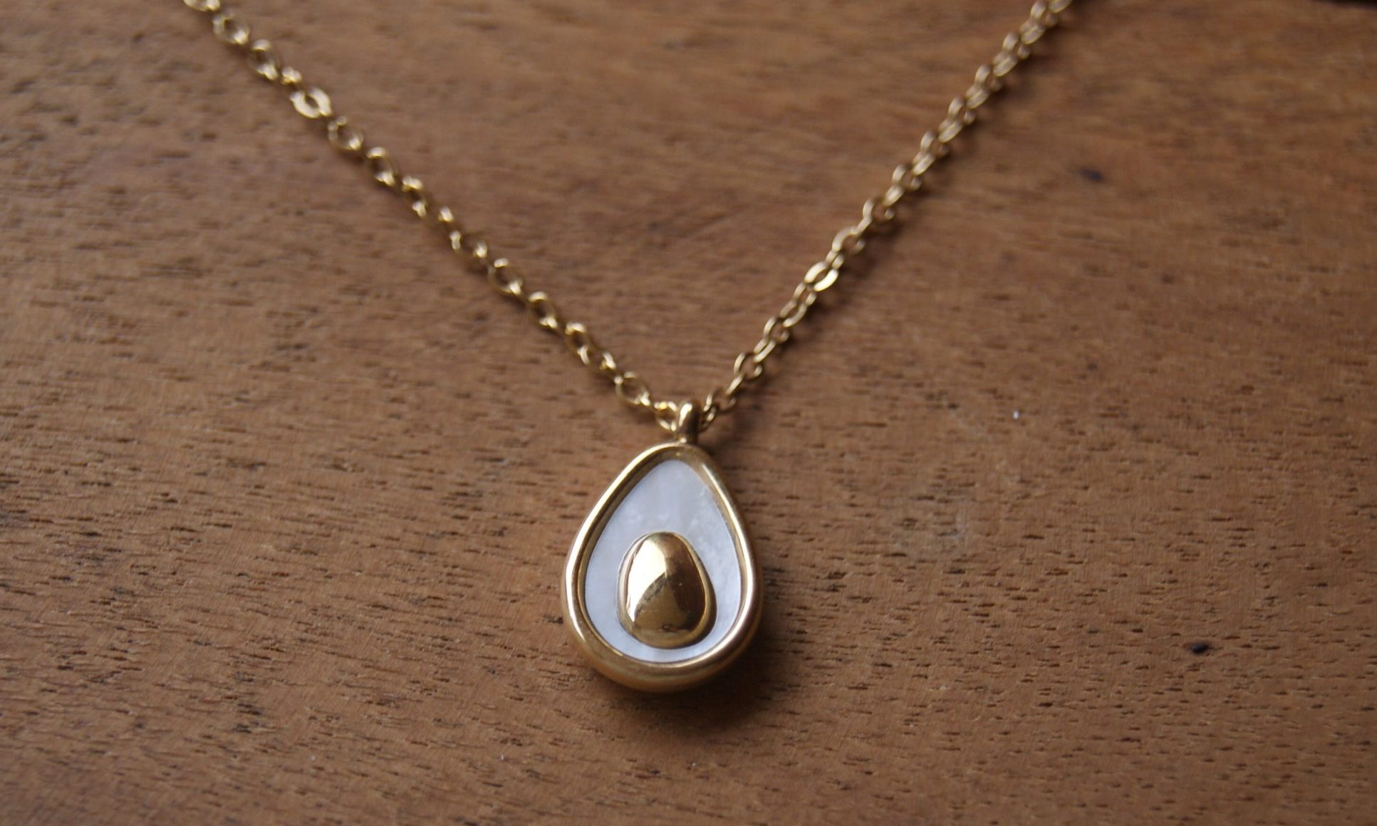 COLLAR PERSEA DORADO