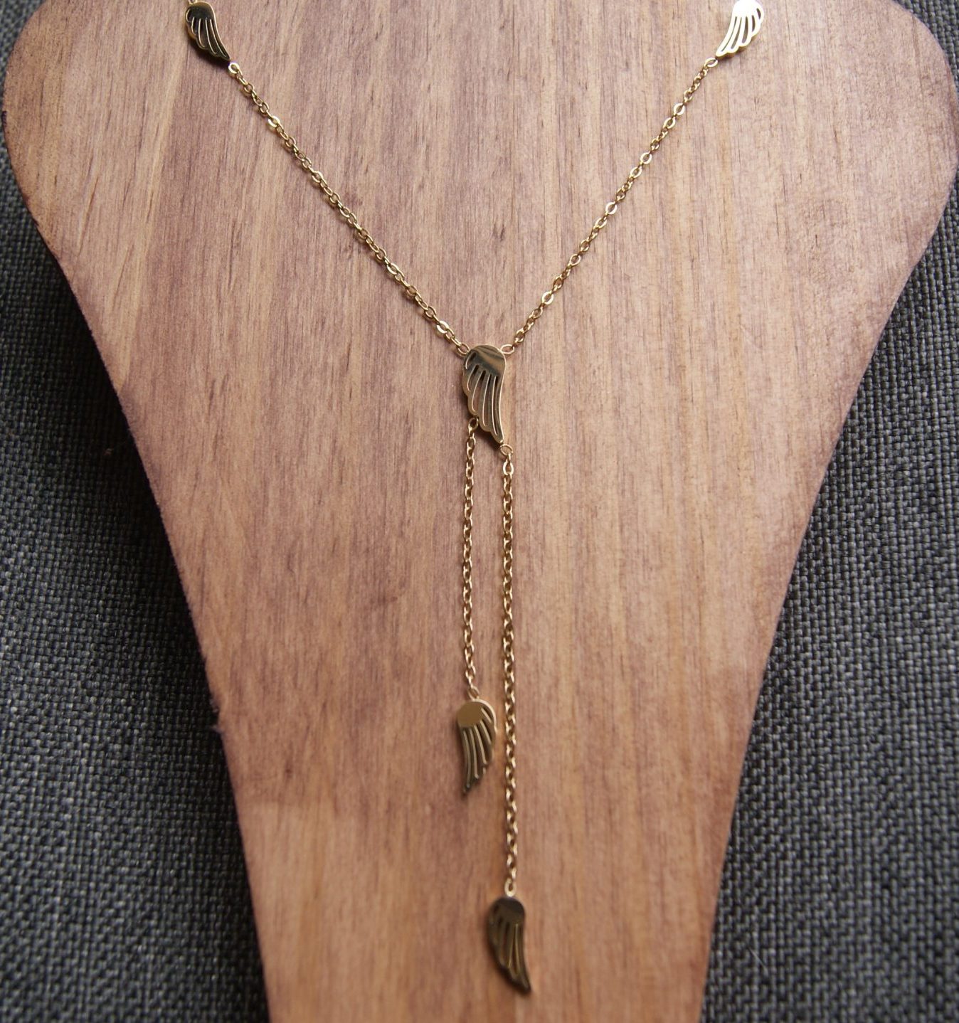 COLLAR AIRE DORADO